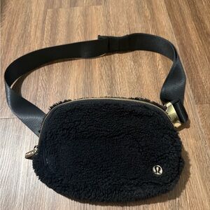 Lululemon Black Sherpa belt Bag